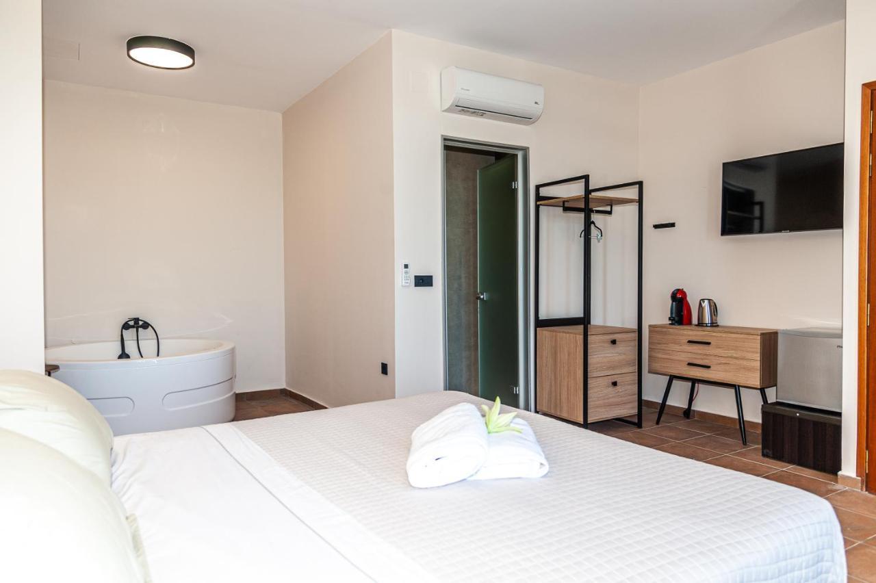 Endless Blue Suites Chania  Eksteriør billede